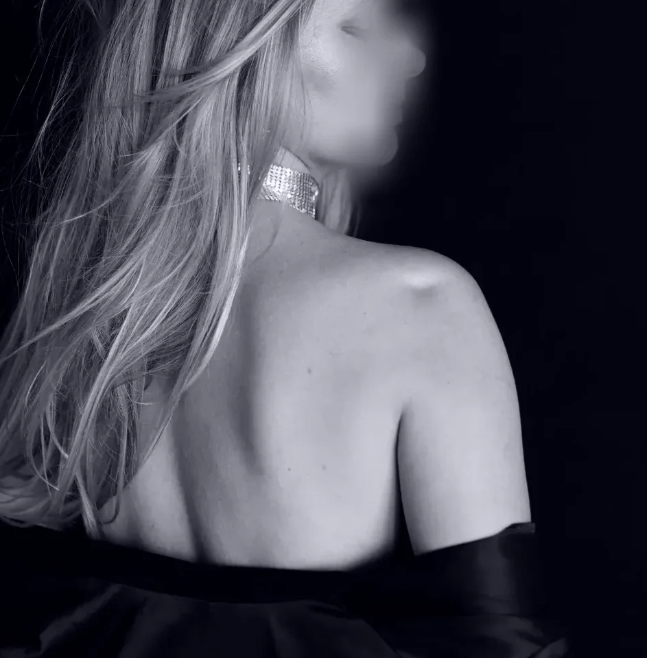 Karin, 32