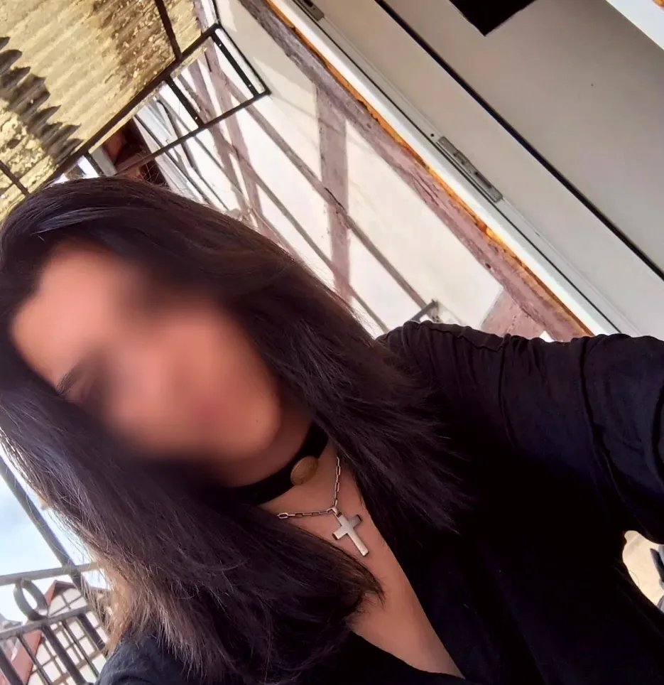 Michaela, 28