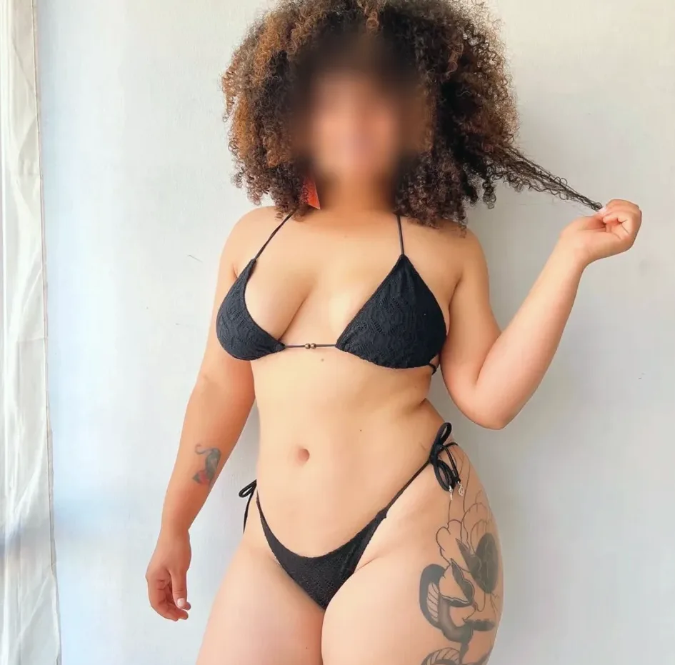 Rosa, 30