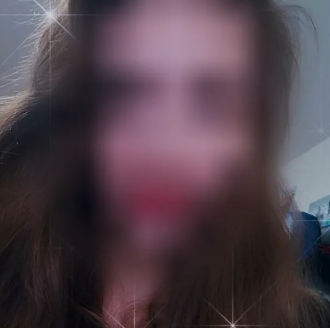 Sabrina, 29